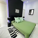 Raroom Deluxe V Room