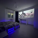 Infondoalmar Rimini --Intero Apt Indipendente-Netflix-Metromare A 40M-Proiettore 4K Cinema-Wifi Fibra-Led-Parcheggio-Riscaldamento--