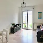 Cozy Apt In Como