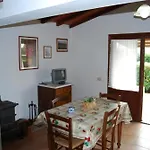 Ferienhaus In Cecina Mit Grossem Garten
