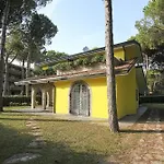 Villa Yellow