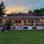 Villa Manganelli 12, Emma Villas
