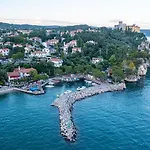 Villa Mira Bed And Breakfast