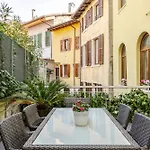 Dolce Riva Downtown Apartment