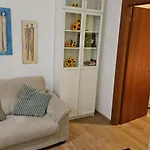 Studio Flat 381