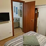 Studio Flat 381