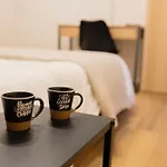 Maison Rose, Host Apartments