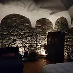 The Courtyard Of The 6 Arches