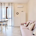 Sunny Apartment Near The Sea