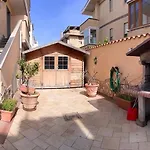 Blef House