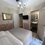 Corso 211 Beds & Suites
