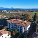 Rosa Flat By Garda Fewo