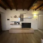 La Corte, Como Centro
