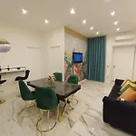 Luxury House Tina