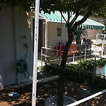 Depandance In Villa Con Piscina