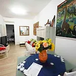Pretty House Near All The Comforts