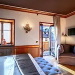 Ambra Cortina Luxury&Fashion Hotel