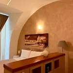 Chiaia Suites