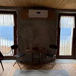 Stone House: Fairytale Flat With Magic Lake View
