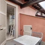 Red Villa In Forte Dei Marmi