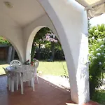 197 - Villetta A Schiera Trilocale Al Taunus, Con Portico E Ampio Giardino Di Mq 400 - Climatizzata Spiaggia Inclusa
