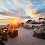 Naro Suites And Rooms