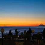 La Divina - Free Parking -