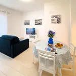 Danyshome Giove Davanti Al Mare
