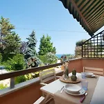 161 - Trilocale Al Primo Piano Con Terrazzo Vista Mare, A Due Passi Da Sirolo E Numana Centro