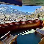 Elegant Apartment With Center And Tofana View
