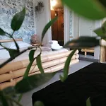Le Boutique Luxury Rooms Diffused In Historic Center
