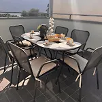 Buddy'S House