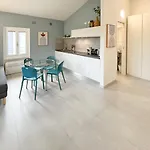 Front Lake Apartment