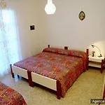 Cozy Flat With Private Fenced Garden A Few Steps From Lignano Sabbiadoro Beach