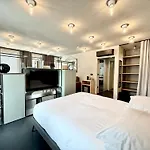 Hotel Village