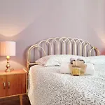 B7 Hostal
