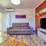 Lara'S Home