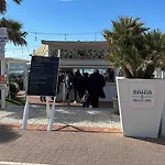 Charming Apartment 100 Meters From The Sea