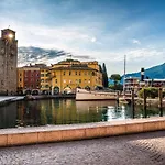 Riva Lake View Apartment