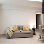 Moderno Appartamento - 15 Minuti Dal Centro E Parcheggio Pubblico Gratuito