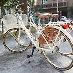 Casa Fuori Casa -Appartamento Con Aria Condizionata, Parcheggio Auto, Garage Moto, Box Bici