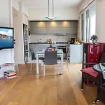 Maya Penthouse - Sorrento Center