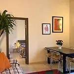 A Pochi Passi Dal Lago Vista Corte