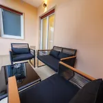 Arya Guest House