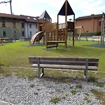 A 2 Passi Dal Lago