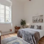 900 - Guest House