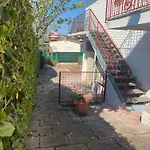 Quadrilocale Doppi Servizi, Piano Terra, Giardino E Posto Auto Wi-Fi