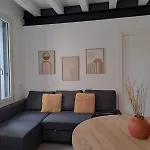 Como Lago Apartment By Quokka 360 - Close To The Lake And The Station