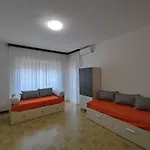 Alice'S Apartment