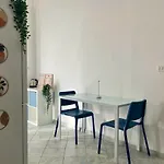 Pettirosso House